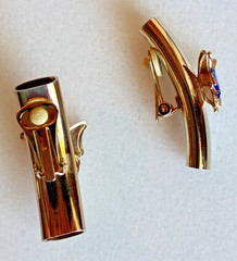 Vintage Atomic Butterfly Clip Earrings Gold Tone Blue Rhinestone Mod 60s 1 3/4″