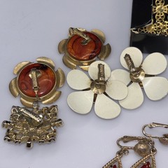 Vtg Sarah Coventry Clip On Earring Jewelry Lot. Estate Auction. See Description