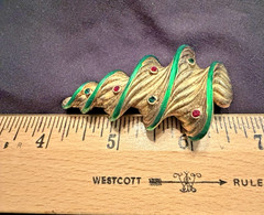 Vintage Vero Rarer Green Accents Twisted Christmas Tree Brooch Book Piece