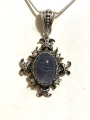 *NEW ITEM*RARE VTG.CARVED EGYPTIAN NAT.BLUE CHALCEDONY SCARAB PENDANT NECKLACE.s