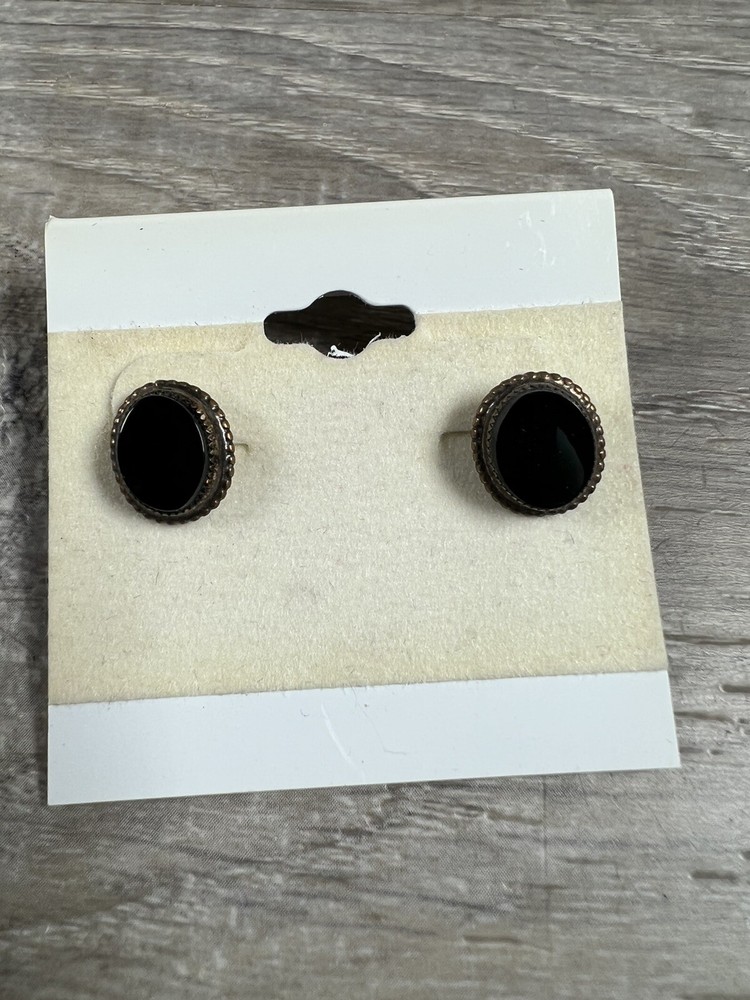 vintage black Onyx Stud earrings estate jewelry bin 25