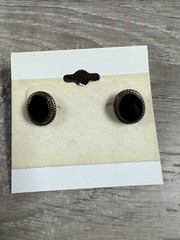 vintage black Onyx Stud earrings estate jewelry bin 25