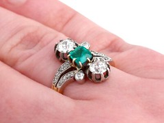 Antique 1880s 1.12 Ct Diamond 0.60 Ct Emerald 18k Yellow Gold Twist Ring 6 1/8