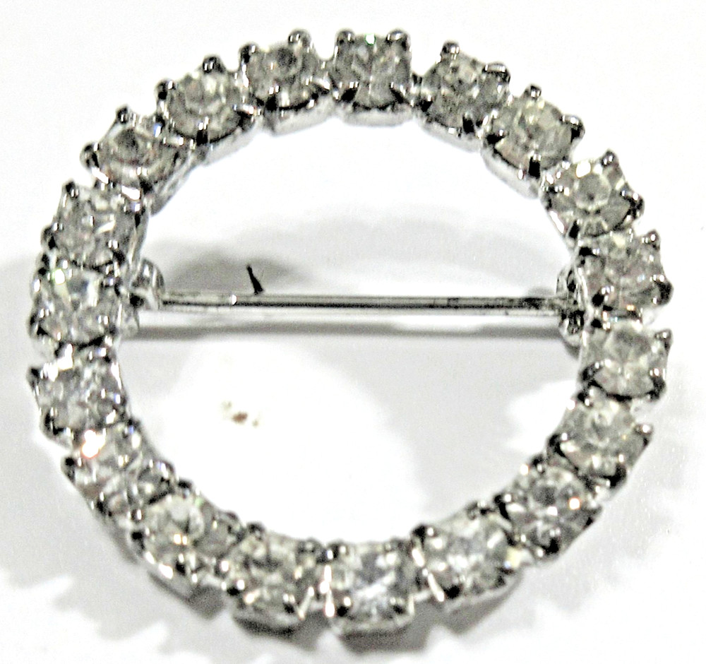 VTG 1″ OPEN WORK geometric Circle Wreath clear RHINESTONE Brooch Pin silver tone