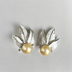 Vintage Trifari Silver Tone Leaf Brooch with Faux Pearls