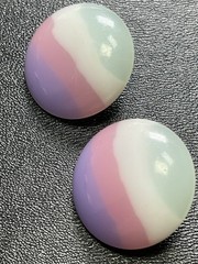 Vintage 1.1” Rainbow Pink Purple Green Lucite Round Puffy Clip Earrings