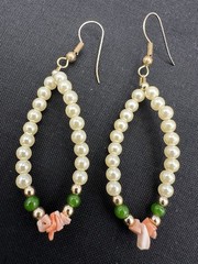 Vtg Hawaiian Beaded Faux Pearl Dangle Earrings Coral Boho Coastal Beach Chic