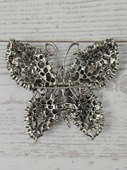 Lot Of 7 Rhinestone Brooches Silver And Gold Tone Pins