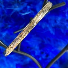 Vintage FEATHERED VERMEIL OVER 0.925 Sterling Silver 8″ x 1/4″ Bangle Bracelet