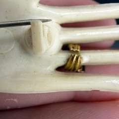 Vintage Hand Brooch Plastic Ring Watch READ