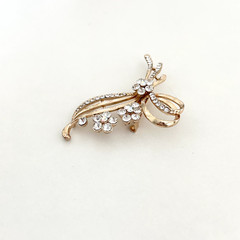 Ladies Clear Rhinestone AB Flower Plant Gold Tone Sparkly Brooch Pin