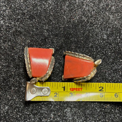 EARRINGS vintage unsigned dark orange acrylic goldtone metal laurel clip-on pair