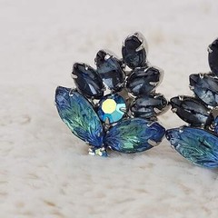 1950s Vintage Clip Leaf Earrings with Blue and Aurora Borealis Rhinestones – 195