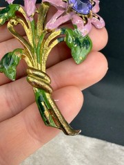 Vintage Pot Metal Gold Tone Brooch Purple Enamel Flower Rhinestone