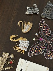 Large Mostly Vintage Brooch Lot Animals Cat Butterfly Pin Poodle Birds Jewelry