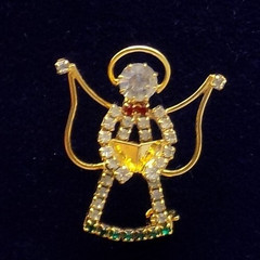 Angel Rhinestone Choir Pin Brooch Christmas Singer Beautiful Holiday