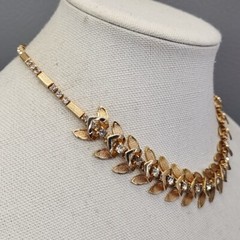 Vintage Linked Necklace Fold Over Gold Tone Textured Clear Rhinestones 16″