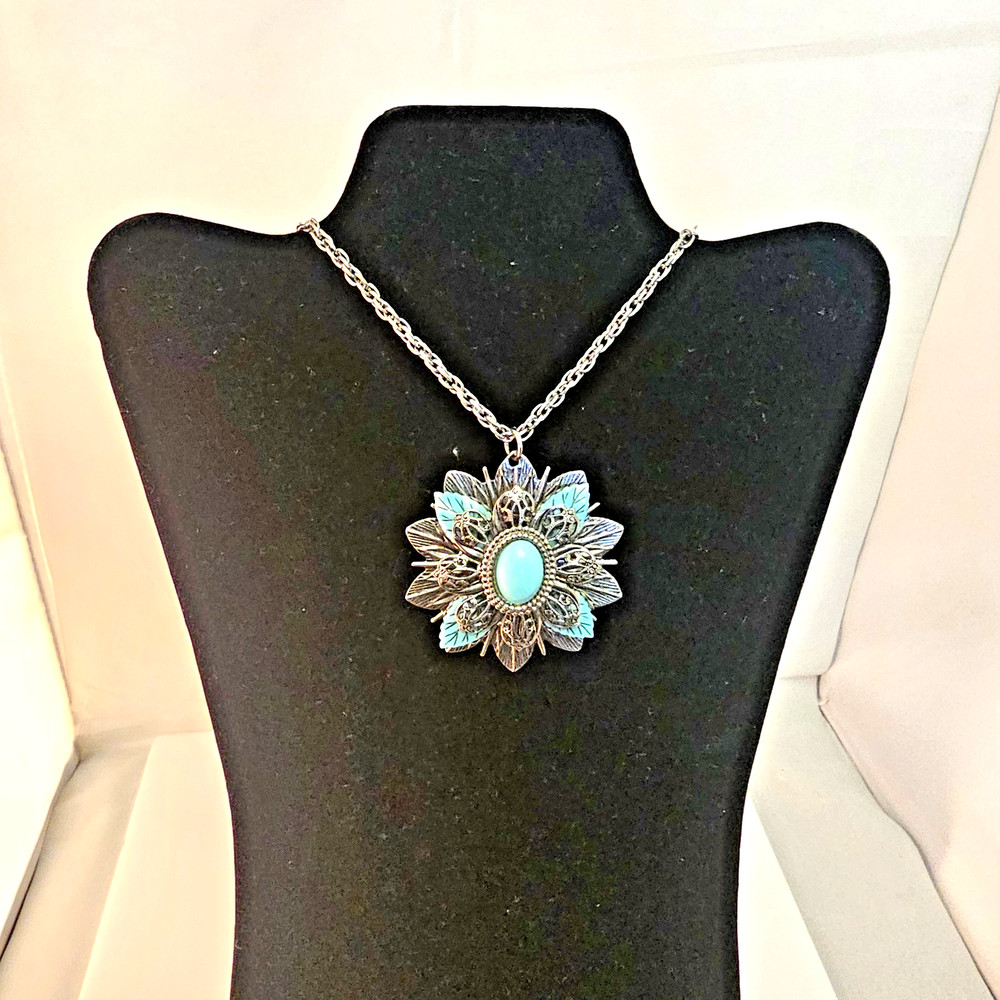 Vintage Southwest style Silver Tone Medallion pendant: Turquoise color cabochon