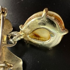Vintage Gold Tone Bow Teardrop Dangle Brooch Pin Cottage Granny Charm Romantic