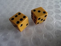 dICE CAGE CHARM BRACELET METAL UNISEX KITSCHY VINTAGE COSTUME JEWELRY neocurio