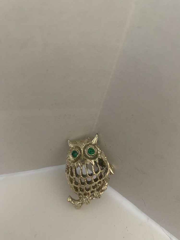 Vintage Gerry’s Gold Tone Green Rhinestone Owl Brooch Pin Costume Jewelry