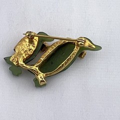 Vintage Swoboda Brooch Pin Jade Carved Penguin Bird Mom Baby Gold Tone Estate