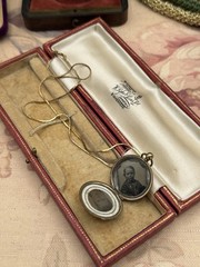 Antique Gold-Filled Locket w/ Tintype Photos & Vintage 18” Chain c.1800s
