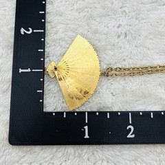 Vintage Fan Necklace Gold Tone Collapsable Pendent 2 Scenes 24″ Chain