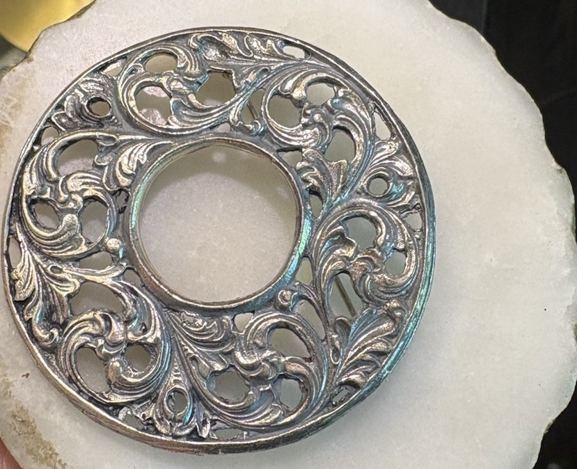 Signed TINN NORWAY HUGE Silver Vintage Round Openwork Leaf Swirl Brooch Pin