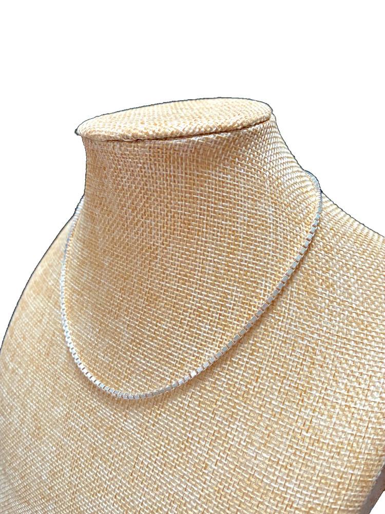 Vintage Italian 925 Fine Sterling Silver 2mm Box Chain 16″ Choker Necklace.