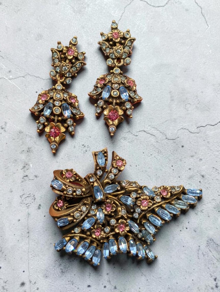 Vintage HOLLYCRAFT 1950 Signed Dated Pastel Rhinestone Brooch Clip Earrings Set