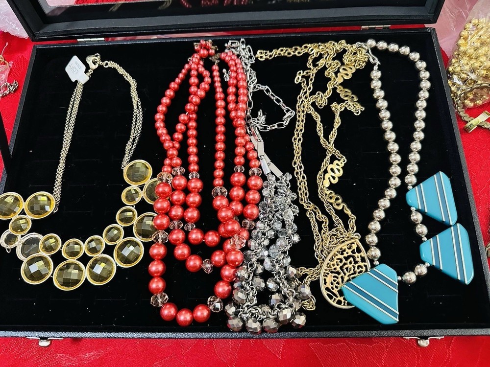 Vintage Lot Of 5 Costume Jewelry Necklaces