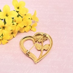 Vintage RDC Brushed Glossy Gold Tone Rose Heart 1 3/4” Brooch Pin 4859