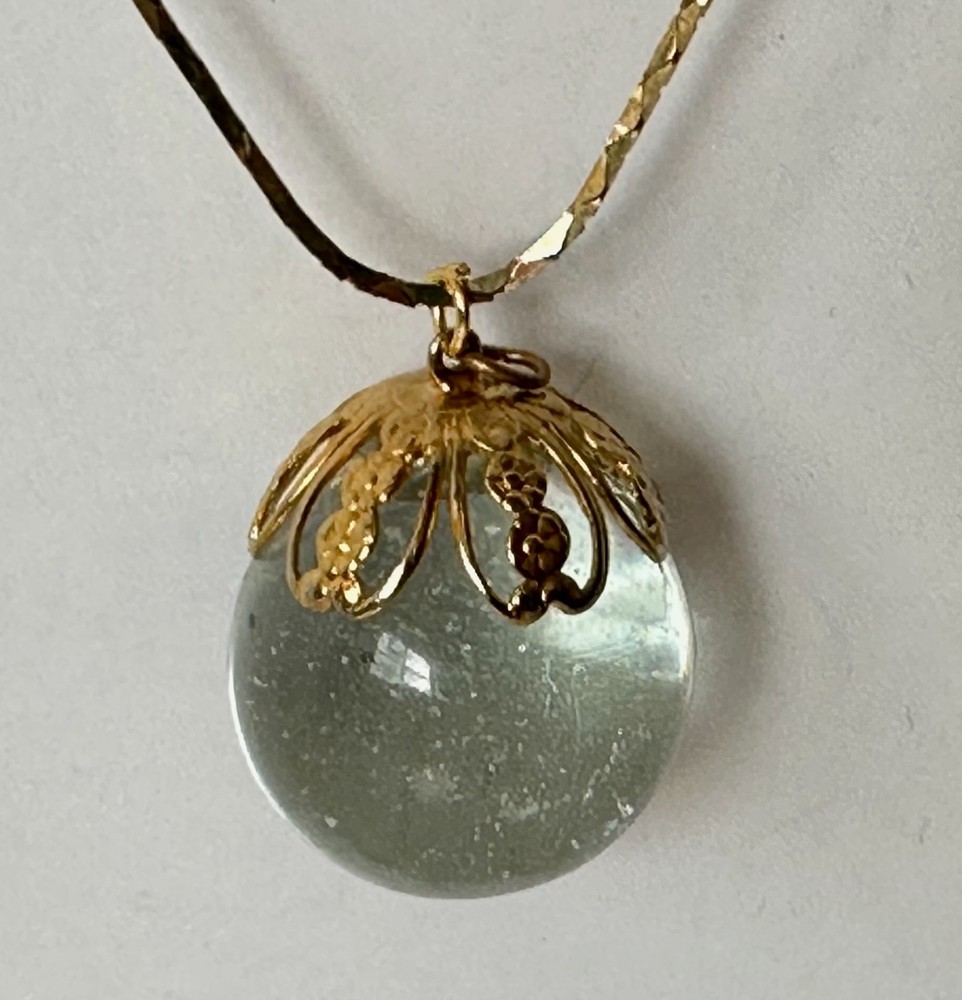 VINTAGE CLEAR GLASS ORB W GOLD TONE METAL TOP PENDANT 1 1/4X1″ NECKLACE 24″ VTG