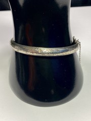 Vintage 925 Sterling Silver Hinged Bangle Bracelet 2.25″ Diameter, 8.1 grams