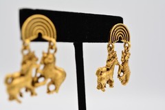 Vittorio Vintage Earrings Rainbow Animals Brushed Gold NOS 80s Signed 9C
