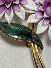 Flower Pin Brooch Plastic Flowers Enamel Leaf White Purple Green Gold Tone