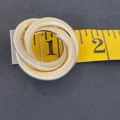 Sarah Coventry Gold Tone Brooch Pin Round Wreath Double Layer 1.25in Lady/ Gent