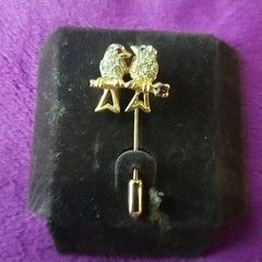 Crystal Lovebirds Pin on a Gold Tone Branch Push Pin Vintage 1990’s EUC