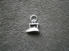 TINY Old-Fashioned Clothes Flat Iron Vtg Sterling Silver Bracelet Charm Pendant