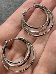 Vintage 1.1” Hinged Silver Tone Metal Hoop Earrings