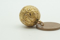 PRETTY ANTIQUE ENGLISH 9K GOLD FLORAL CHASED BALL CHARM FOB c1880 NO RESERVE