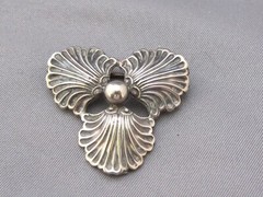 Good HANDMADE Sterling Studio Craft THREE SHELL PIN