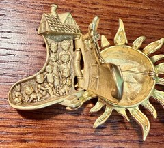 Gold Tone AJC Old Lady In A Shoe Brooch Opens & Sun Pin