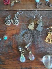 Lot Vintage Costume Jewelry Modern Mixed Wear Craft Resell Necklace Earrings Etc