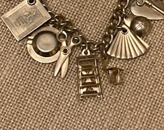 Vintage Coro Multi Dangle Charm Bracelet Gold Tone Signed 6.75″L