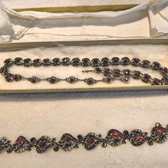 Vintage Hollycraft COPR 1953 choker and bracelet set. Rhinestones, Faux pearls