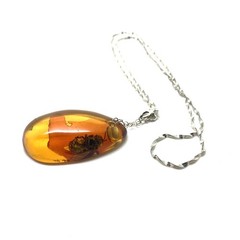 Splendid Amber Pendant with chain shaped like a Drop Bee