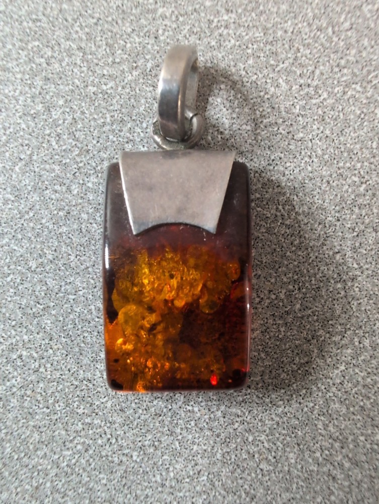 Large Vintage Baltic Amber Unstamped Sterling Pendant 6.64 Grams 1.5 Inch Long