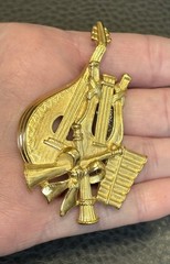 TRIFARI Large Gold Tone Music Instrument Lute Harp Horns Brooch Signed 80s – 90s